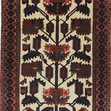 Hand-knotted Persian Saveh carpet